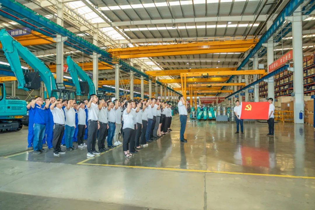 接续奋斗再启程——bti体育智能党委进行新党员入党宣誓和老党员沉温入党誓词活动