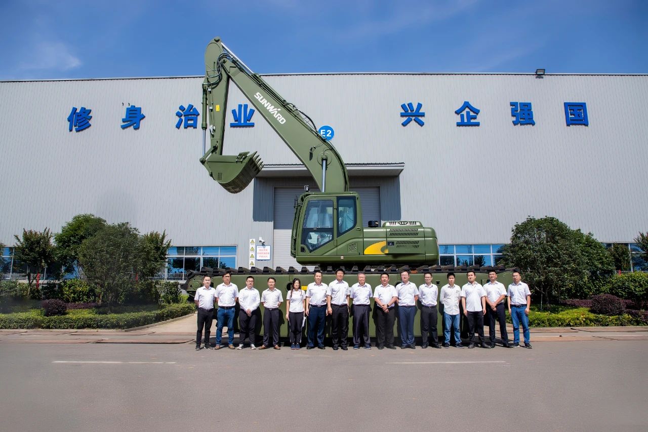 水陆两用挖掘机亮相央视！bti体育智能应急接济“虎将”出战