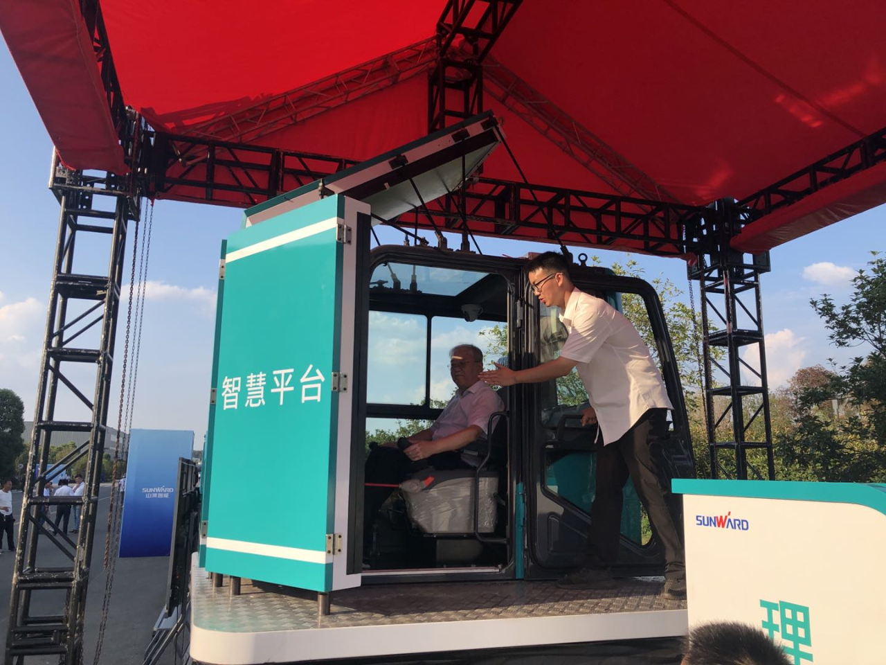 远程？+仿真培训！全球初创5G？胤抡媾嘌抵腔燮教ń艹隽料