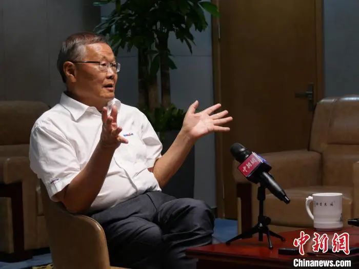 媒体聚焦 | 中新社专访——bti体育智能首创人何清华：向着太阳驰骋的筑梦人