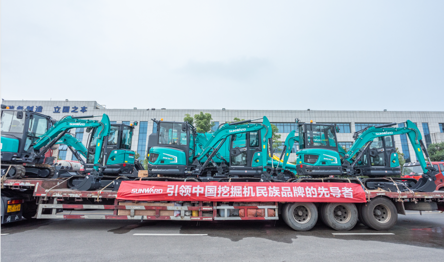 里程碑！bti体育智能出口欧洲第20000台暨大型挖掘机批量交付典礼成功进行