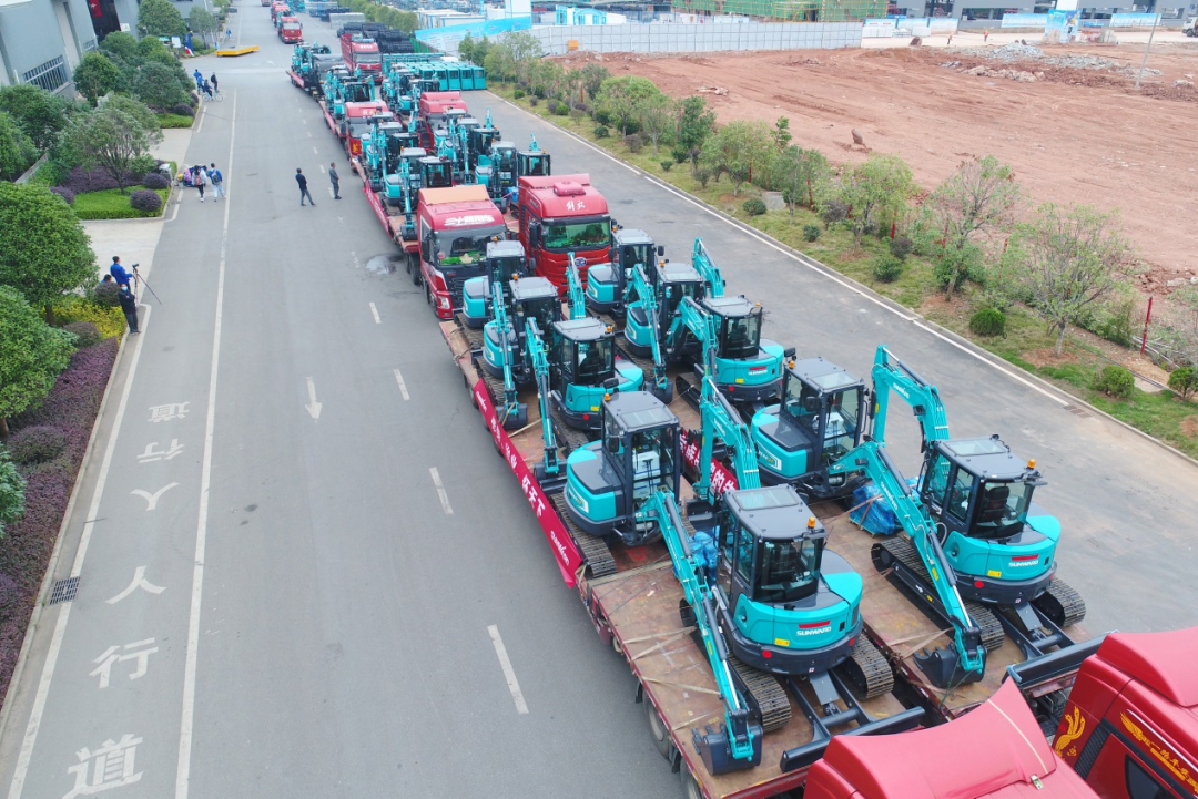 助力祖国西南地域建设！bti体育智能国内首批SWE60UF无尾挖掘机批量交付