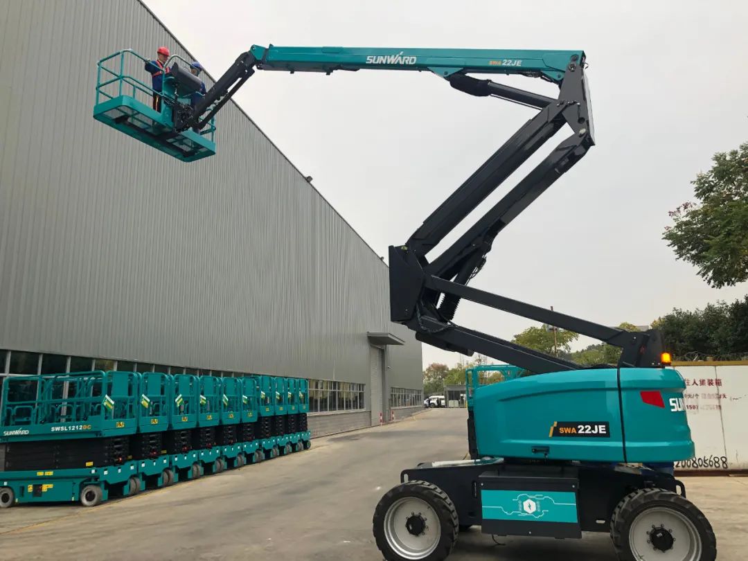 同级别作业高度最高！bti体育智能首款自主研发电动臂式高空作业平台下线