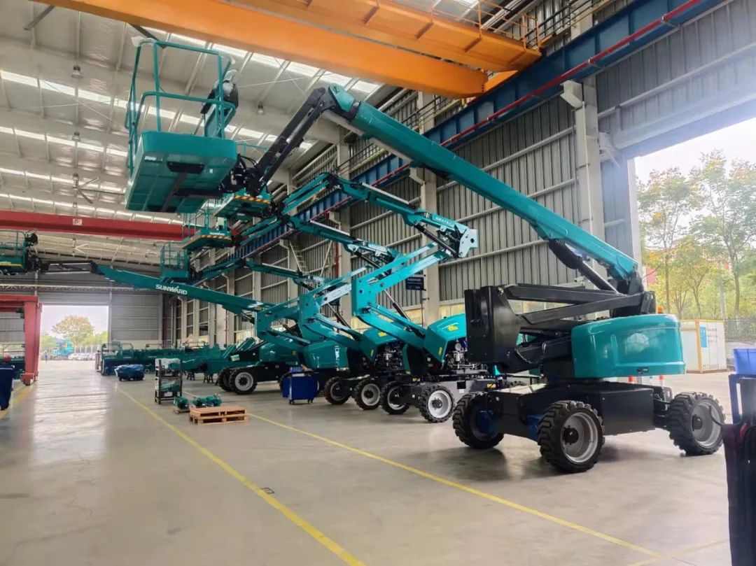 同级别作业高度最高！bti体育智能首款自主研发电动臂式高空作业平台下线