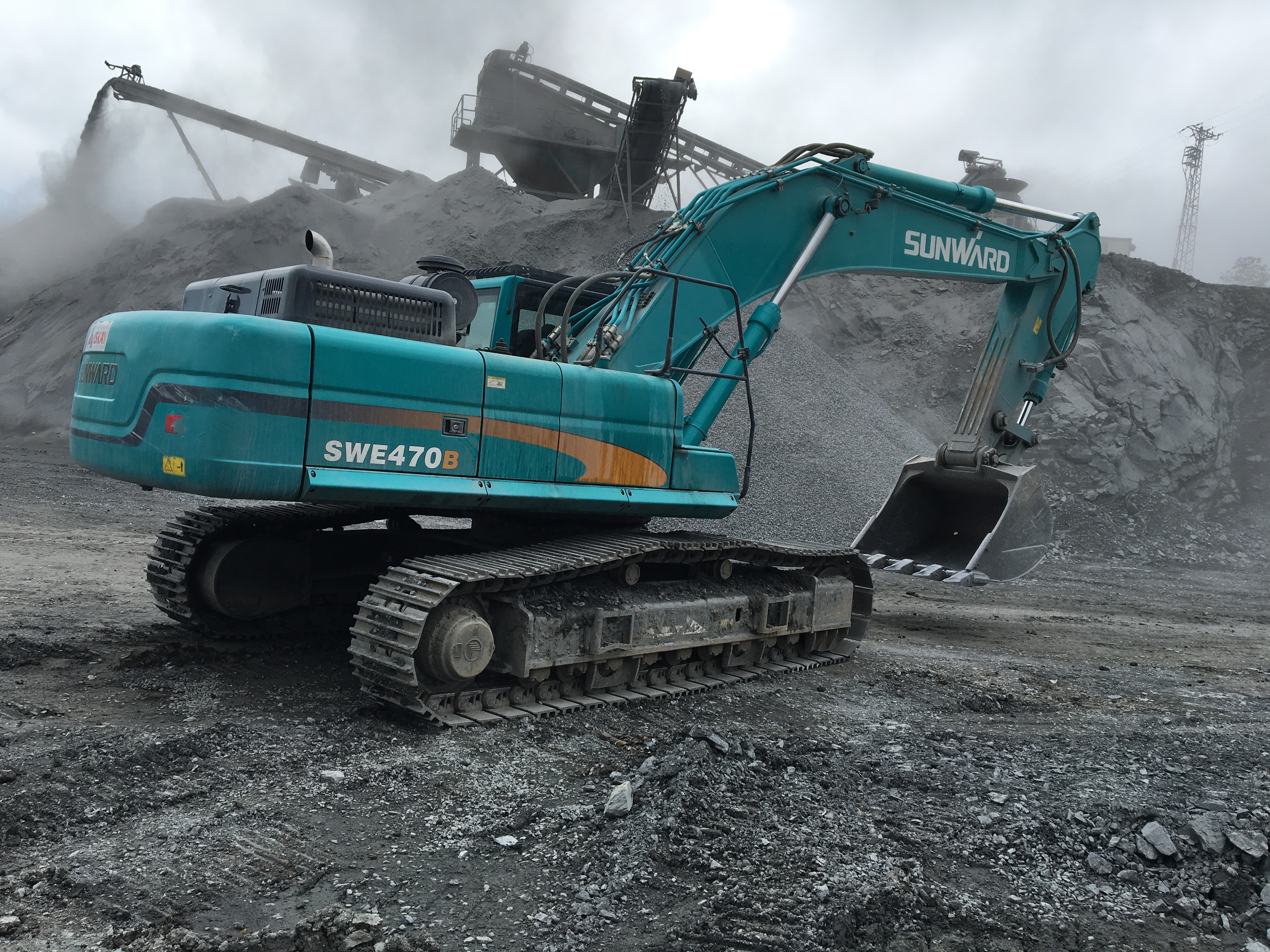 二手挖掘机买卖市场露出出这些问题，你知路吗？