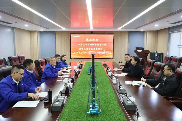 中国上市公司协会党委委员、副秘书长刘翠兰一行调研bti体育智能