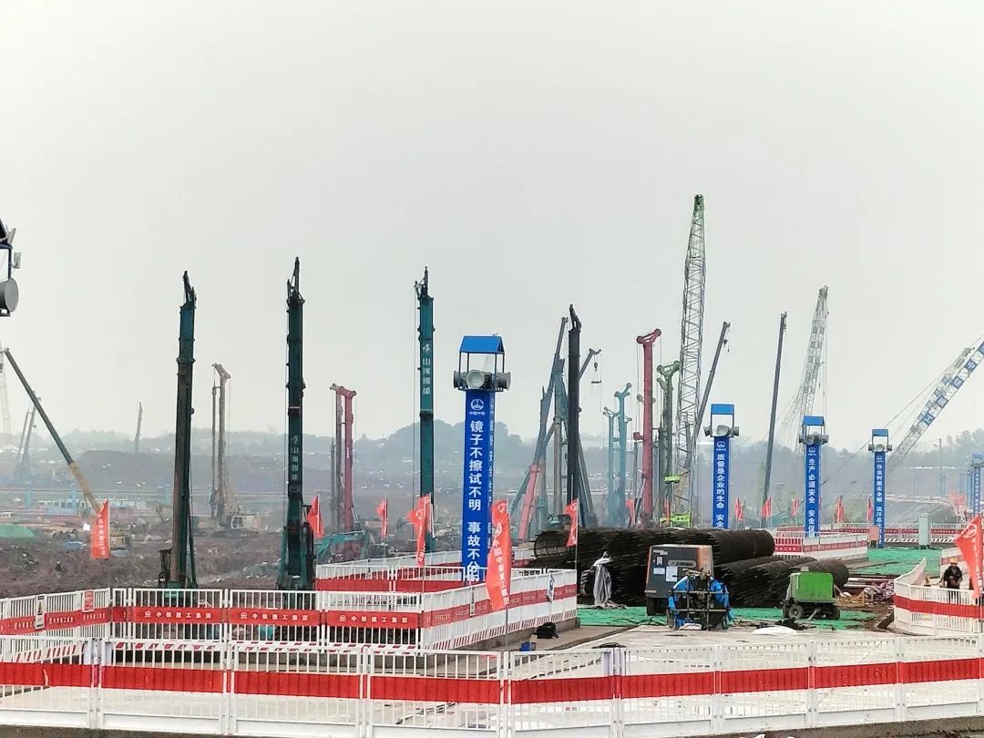 “bti体育绿”杰出亮相！bti体育智能设备全面助力长沙机场改扩建项目