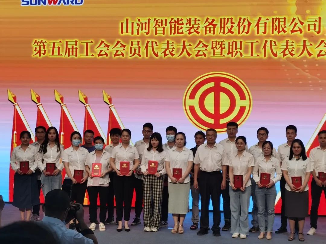 你好 2022！再见 2021！我与bti体育智能共成长