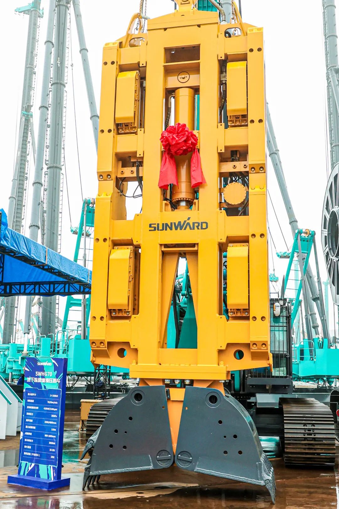 打造“明星产品”！bti体育智能地下陆续墙液压抓斗成功颁布