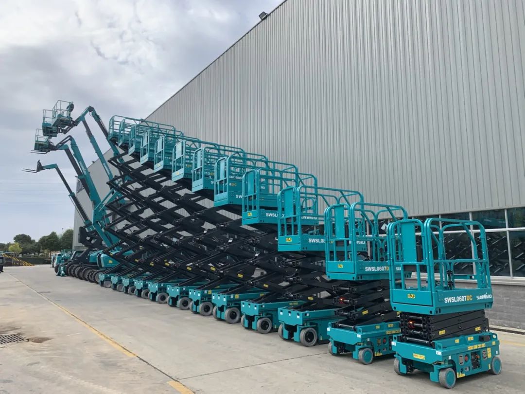 创下单日最高发货量纪录！bti体育高机设备集中发货