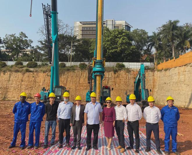 助力乌干达第一住宅高楼建设！bti体育智能再次出征非洲市场