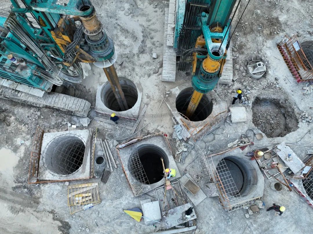 展示施工“奇效”！bti体育智能旋挖钻机强势助力炉慈高快公路建设
