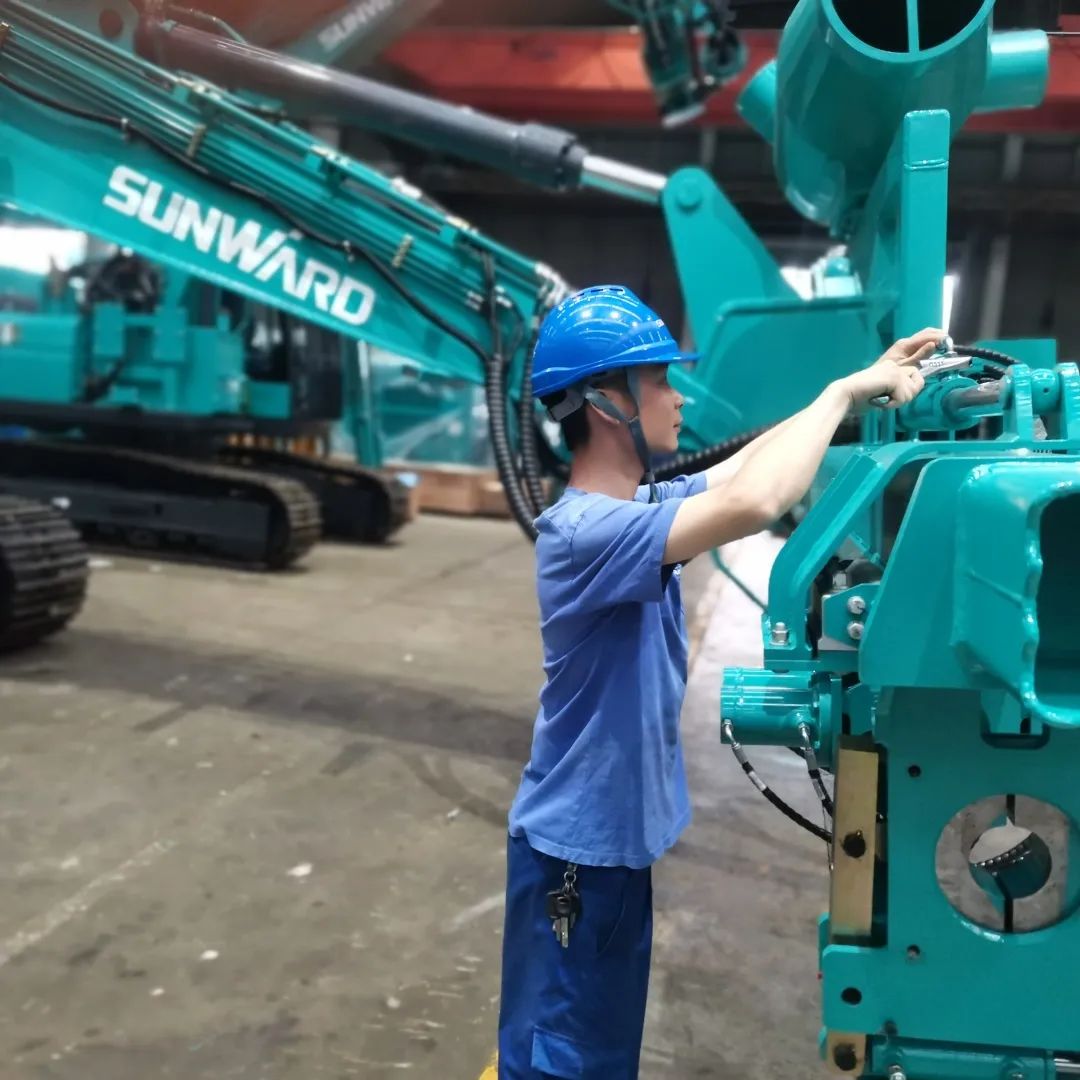 将奋斗进行到底！致敬bti体育劳动者