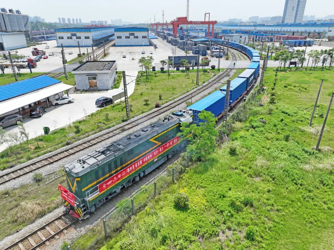 持续进军国际市。≈信钒嗔校ǔど常゜ti体育智能专列成功首发