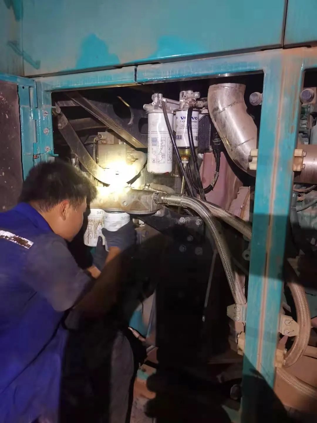 “创造施工事业！”他们和bti体育智能“超等桩备”一路助建燕矶长江大桥