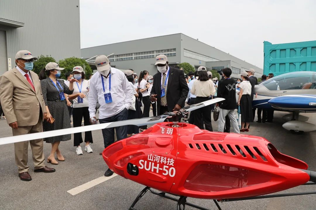 非洲驻华使节走访bti体育智能