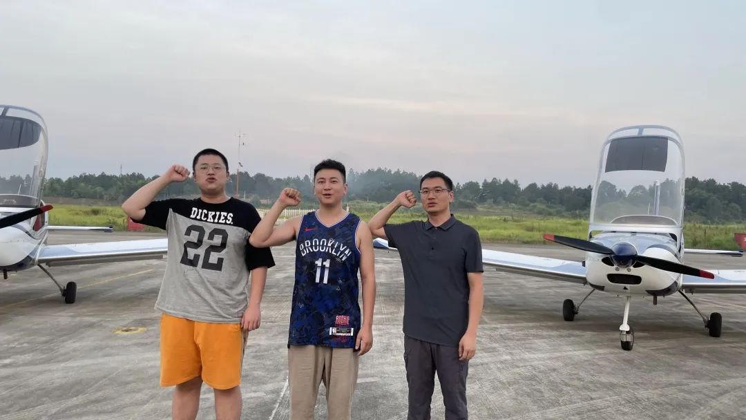 冲上云霄！湖南bti体育通航学员成功单飞