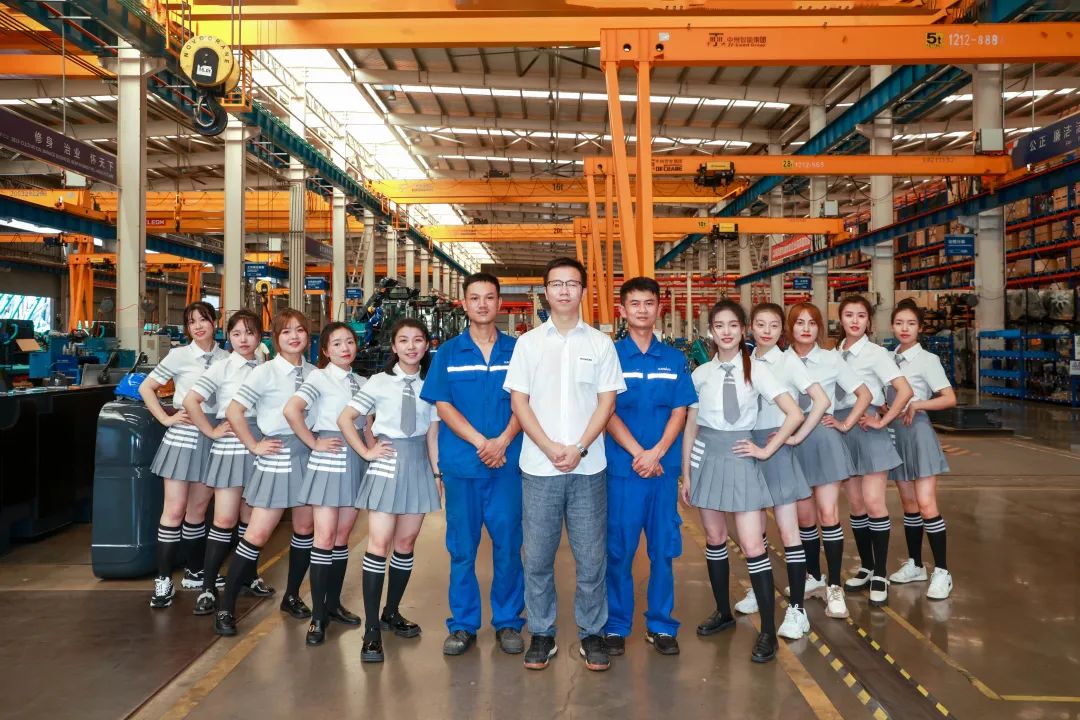 又酷又辣又炫！bti体育智能第二届挖机宝贝来了