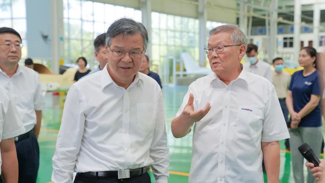 湖南省委常委、常务副省长李殿勋一行调查调研bti体育科技