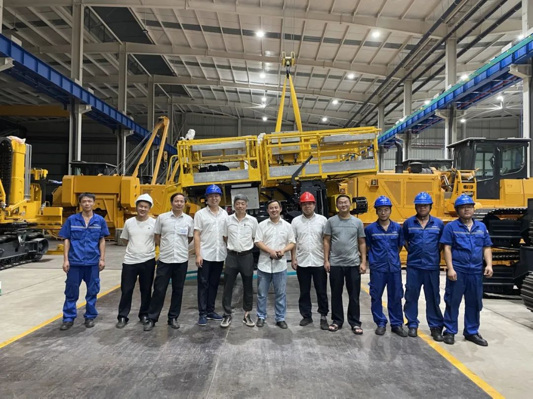 为铁路运输保驾护航！bti体育智能自主研造首套三平台作业装置成功交付