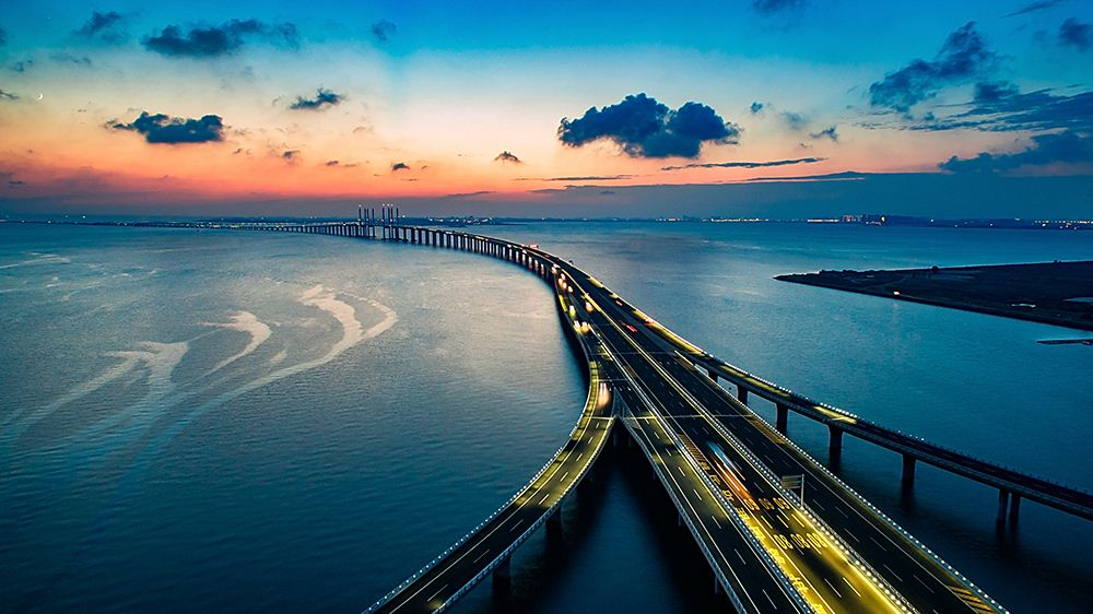 共建“一带一路”！bti体育智能携手中铁九局助力匈塞铁路建设