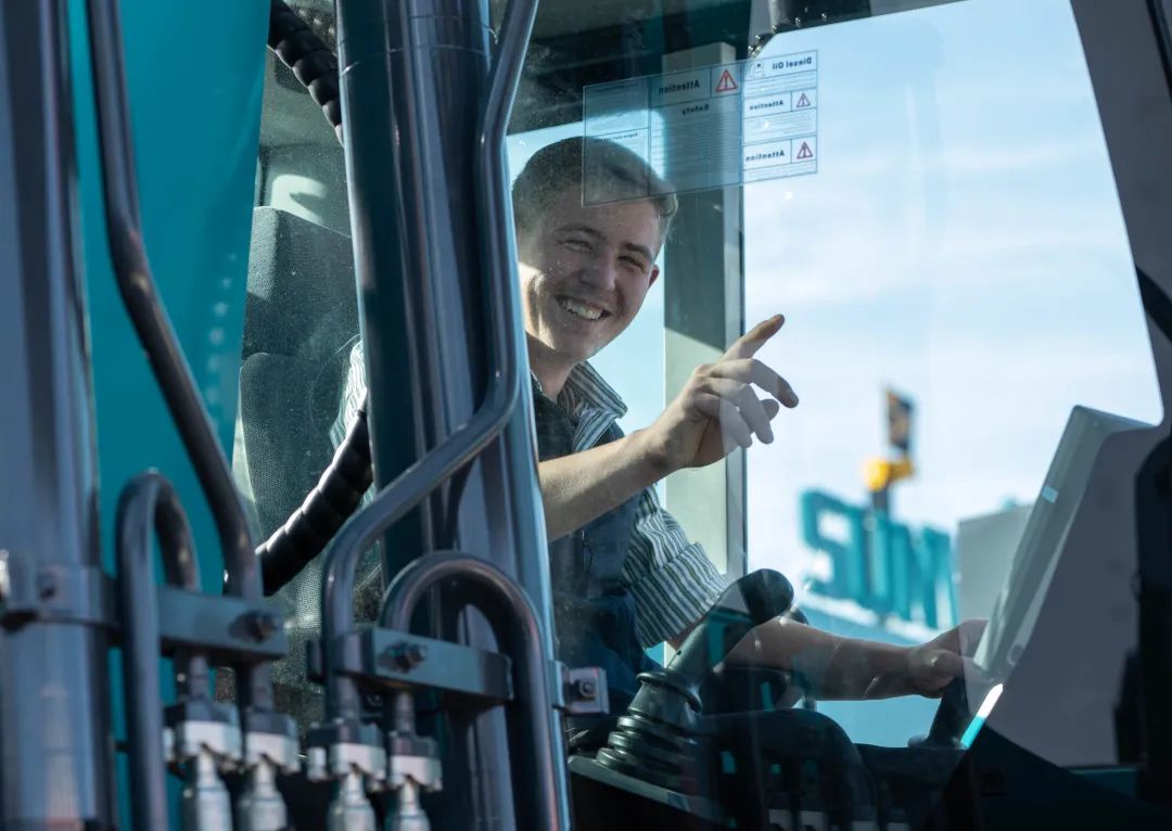 Bauma 2022 | 一组火热现场图带您沉温bti体育智能德国宝马展之旅