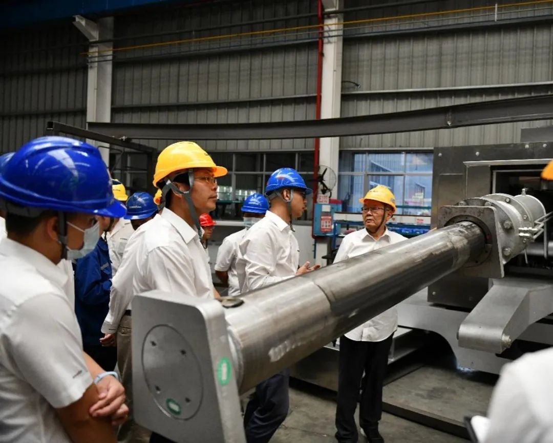 “王炸”！bti体育特装全自动捣炉车成功下线