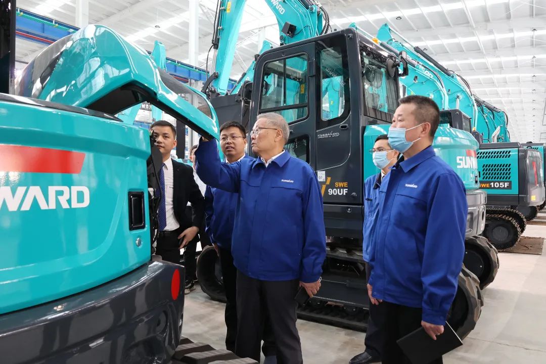 助力“双碳”指标！bti体育智能集中颁布F系列国四挖掘机