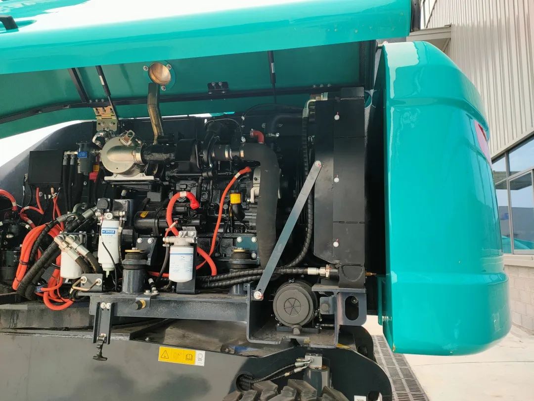 无需扩桥！bti体育智能国四款32米直臂式高空作业平台成功下线