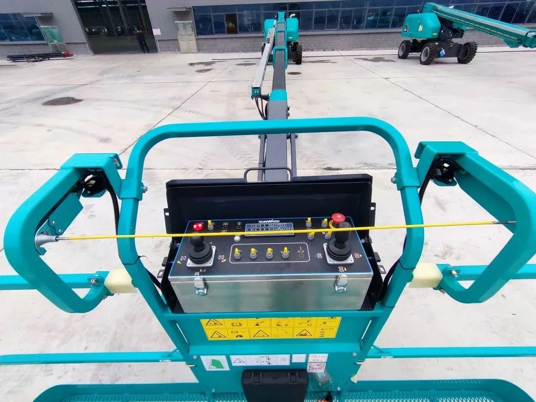 无需扩桥！bti体育智能国四款32米直臂式高空作业平台成功下线