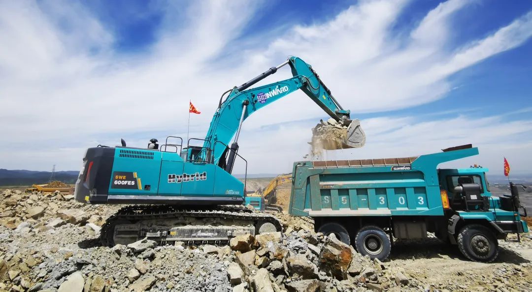 为实现“双碳”指标贡献力量！bti体育智能混合动力挖掘机项目入围又一全国沉要赛事总决赛