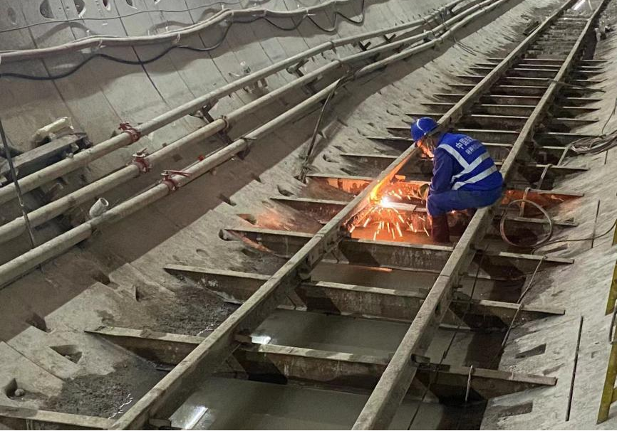 再传喜报！中铁bti体育盾构机顺利贯通深圳地铁3号低碳站～坪西站左线