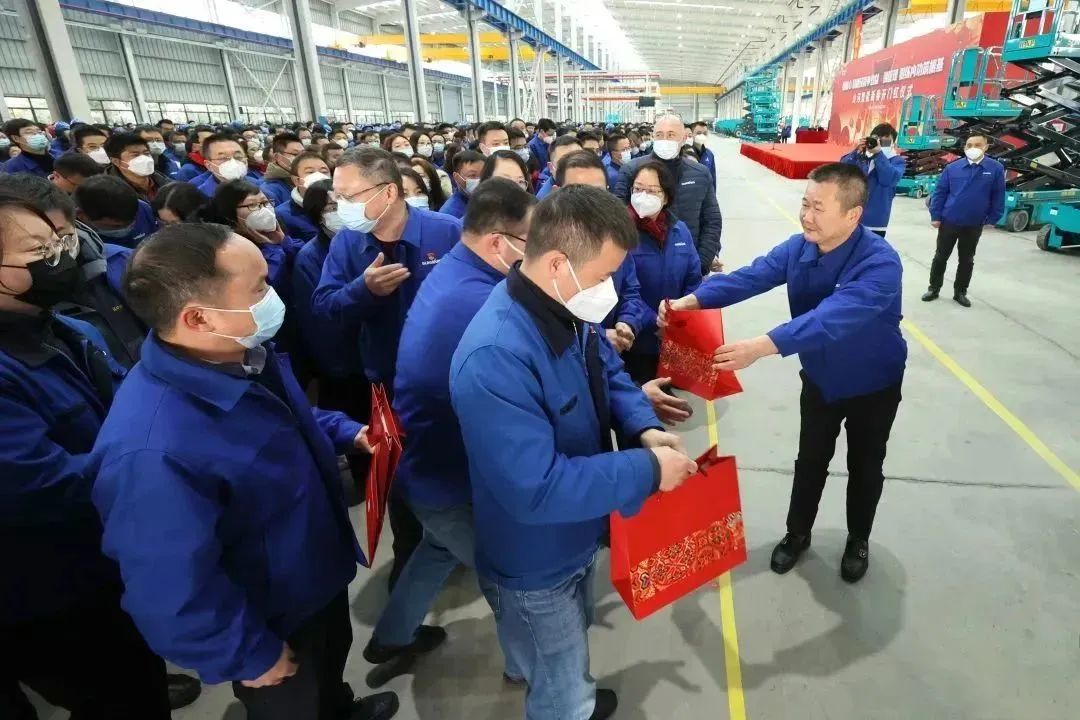 莫路君行早，更有早行人！bti体育智能癸卯兔年开工大吉