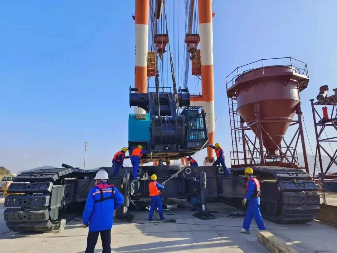 首桩开钻！bti体育智能超等旋挖实力助建世界最大跨度公铁两用大桥