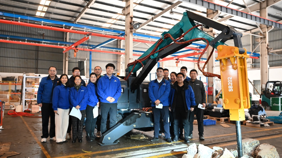 破拆应急，智能担任！bti体育特装SWR280DE破拆机械人下线交付