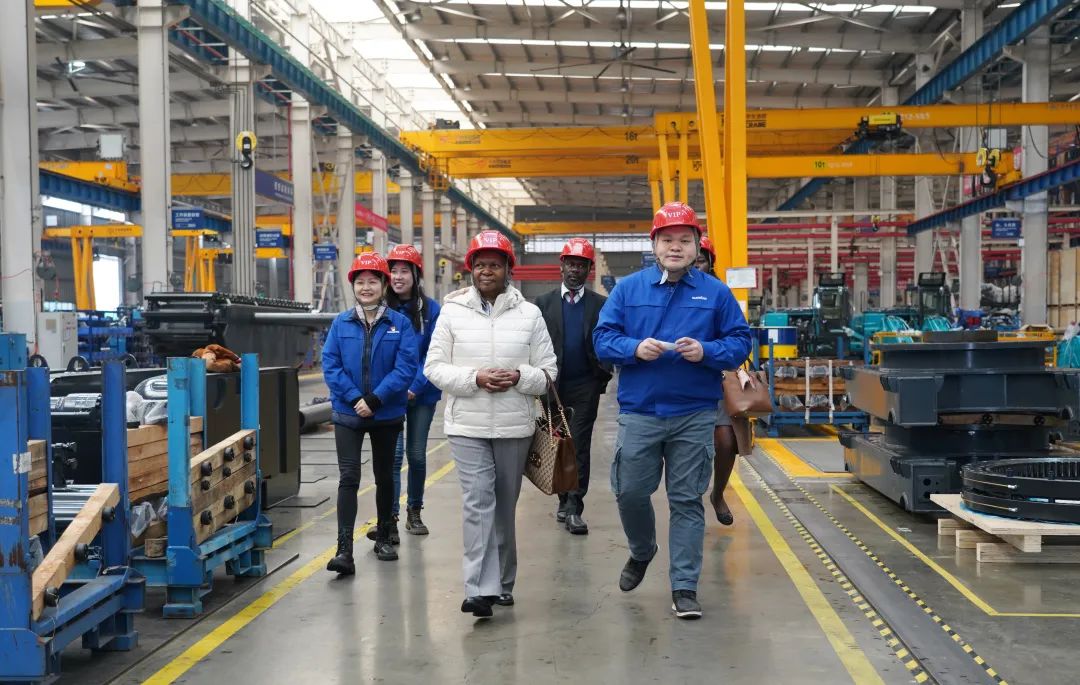 乌干达驻华大使到访bti体育智能