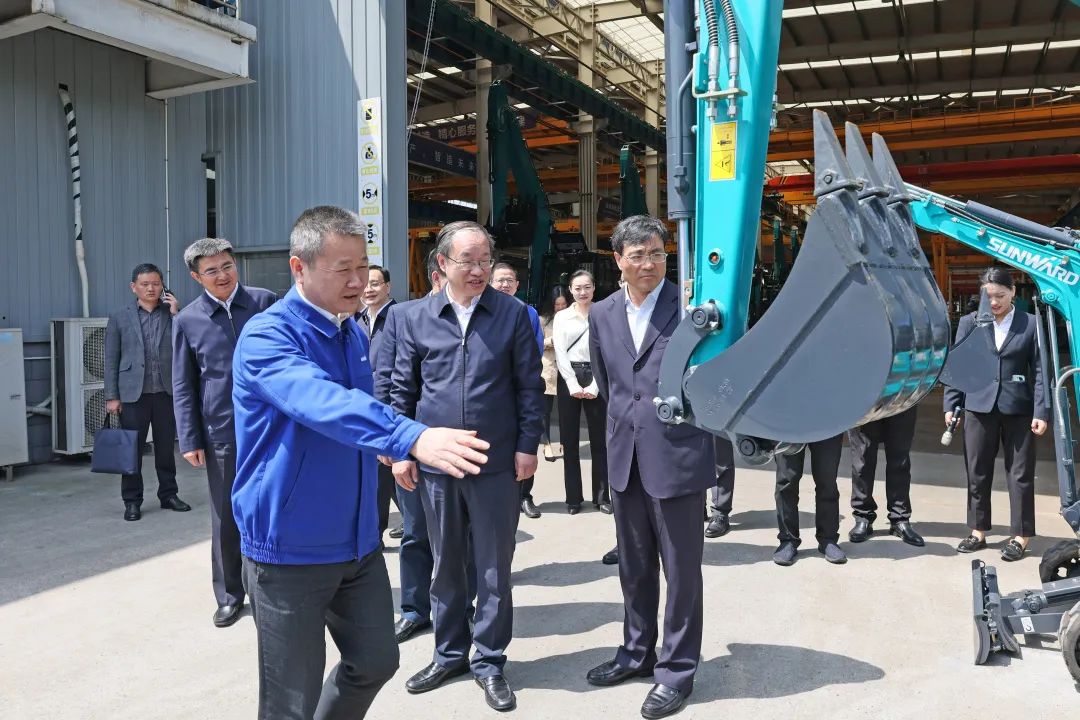 人社部党组成员、副部长俞家栋调查调研bti体育智能