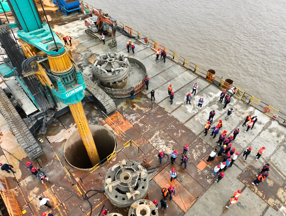 超等设备助建超等工程！bti体育智能超等旋挖钻机SWDM1280推介会成功进行