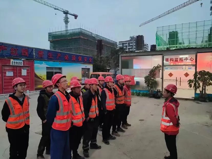 最新进展！中铁bti体育深圳地铁3号线低-白盾构区间左线顺利贯通