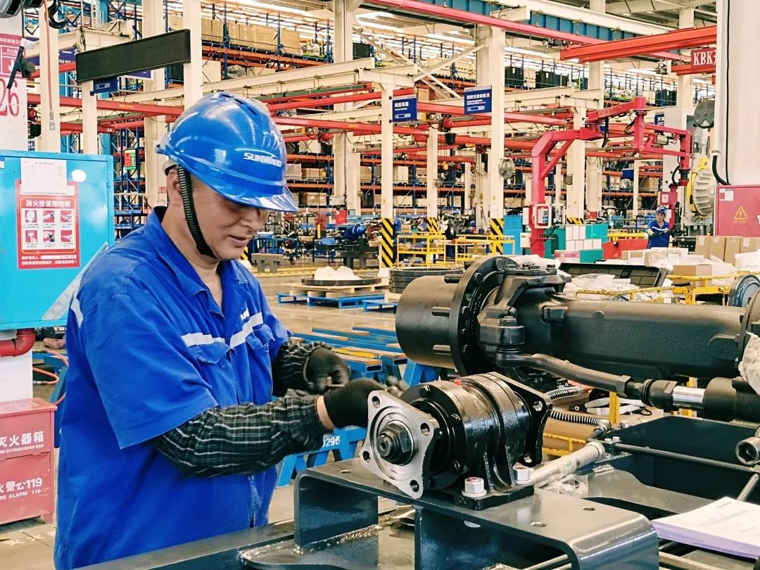 劳动庆幸，创造伟大！纪录那些平庸且伟大的劳动瞬间