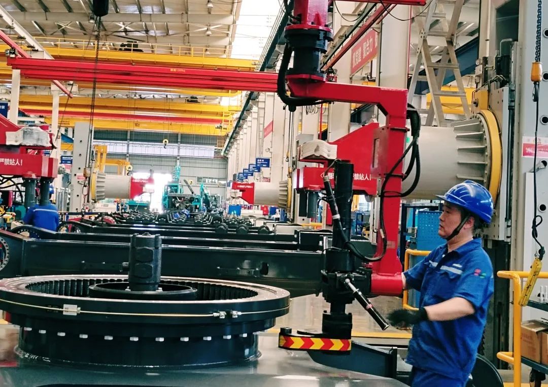 劳动庆幸，创造伟大！纪录那些平庸且伟大的劳动瞬间