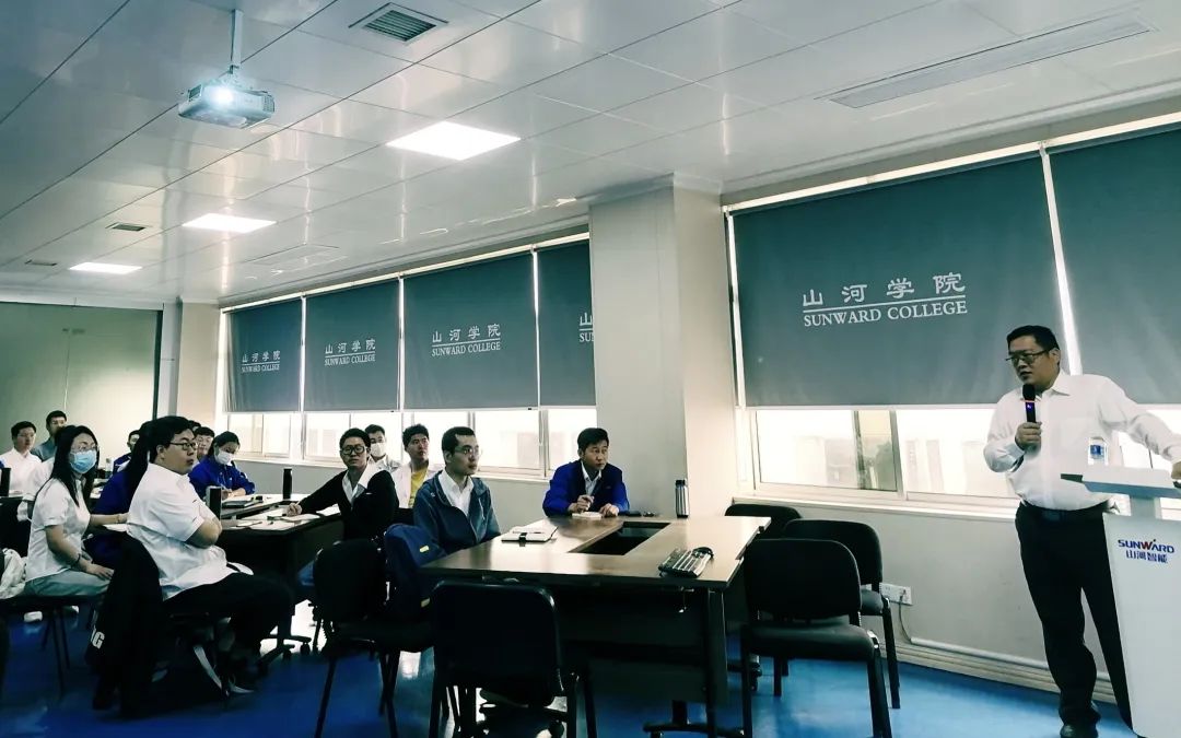 劳动庆幸，创造伟大！纪录那些平庸且伟大的劳动瞬间