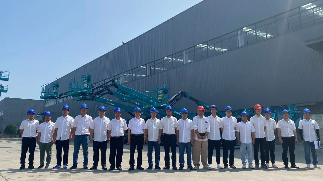 新能源家族再添“新丁”！bti体育智能三款电动臂式高空作业平台齐下线