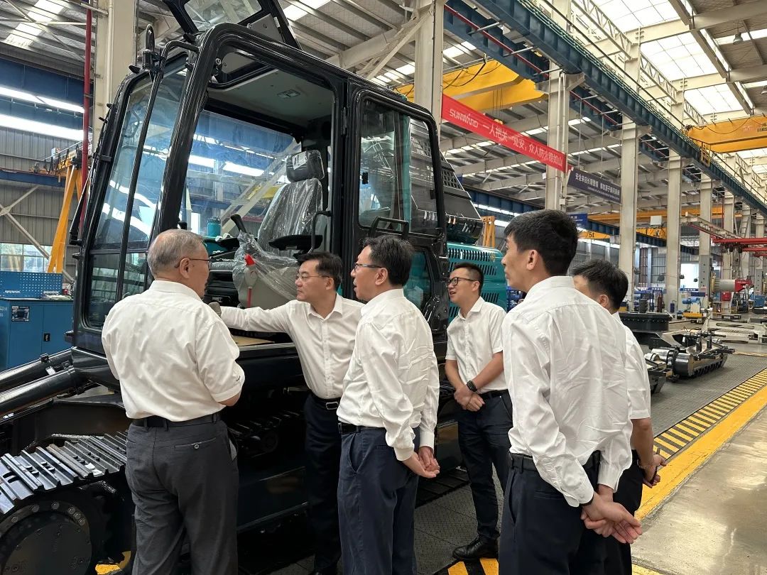 中国联通集团副总经理梁宝俊到访bti体育智能