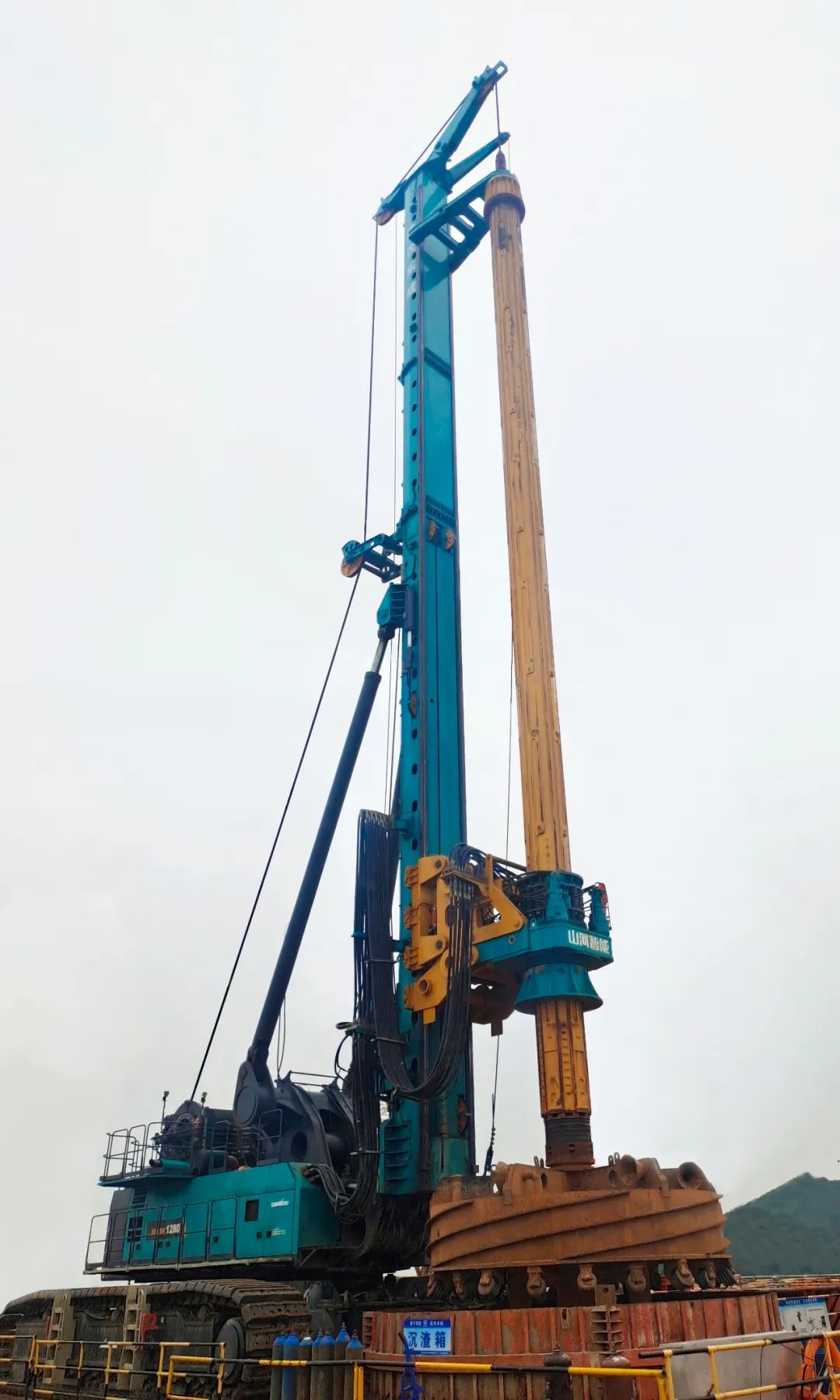 新战绩+1！bti体育智能超等旋挖钻机创6.3米直径钻孔新纪录