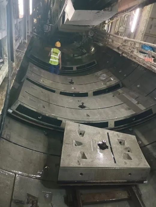 喜报！中铁bti体育深圳地铁3号线四期工程盾构施工圆满实现