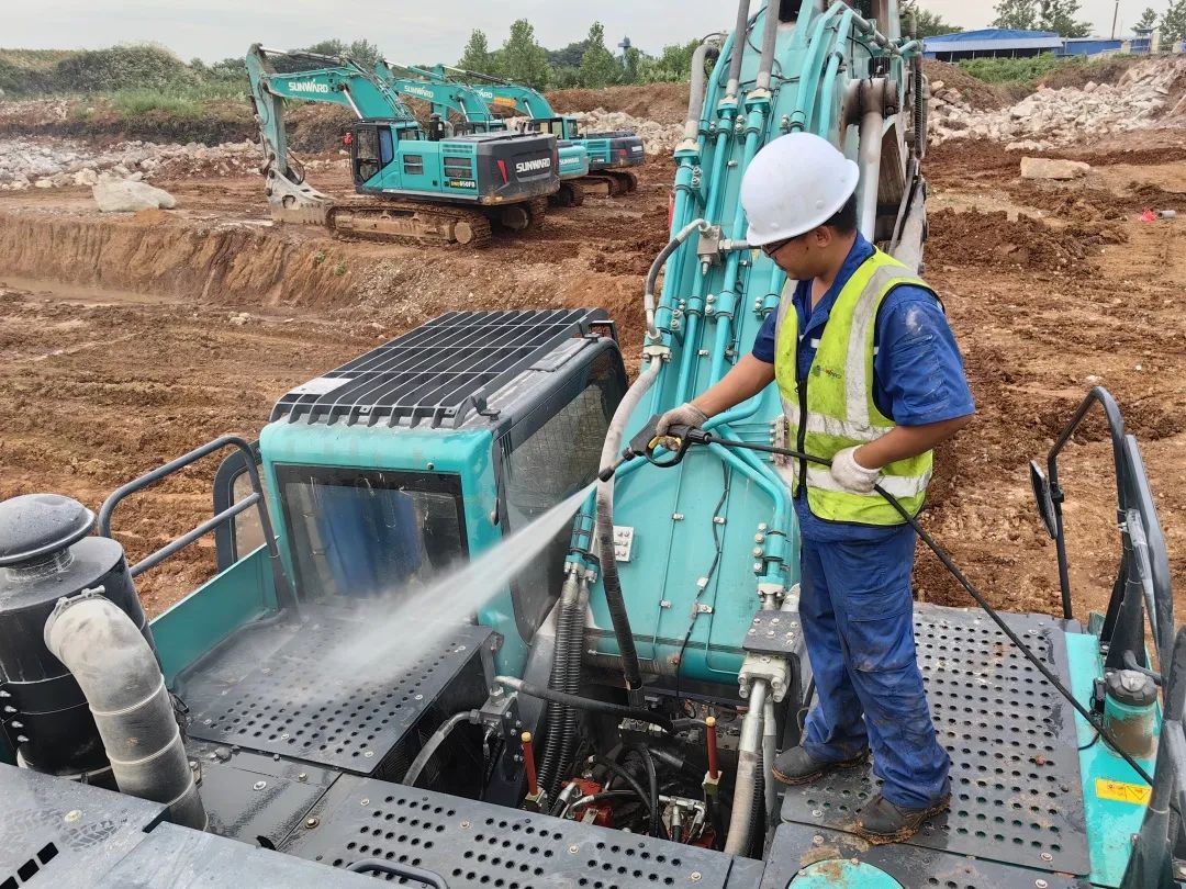 品质bti体育，用心服务！bti体育智能挖掘机2023年服务万里行正式出征