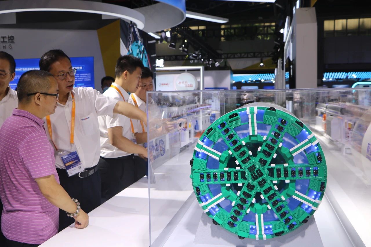 中铁bti体育亮相首届广州大湾区国际轨路交通产业发展论坛暨展览会