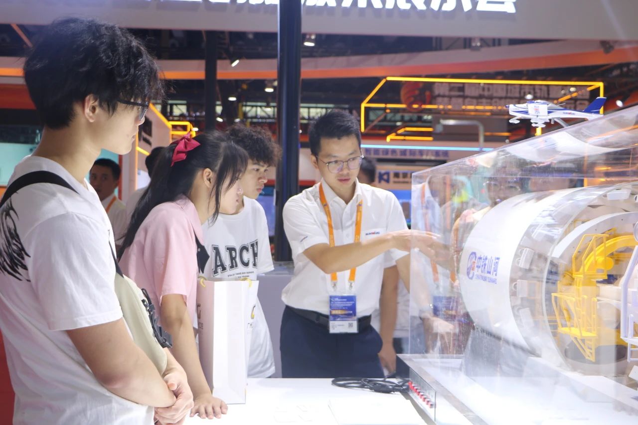 中铁bti体育亮相首届广州大湾区国际轨路交通产业发展论坛暨展览会