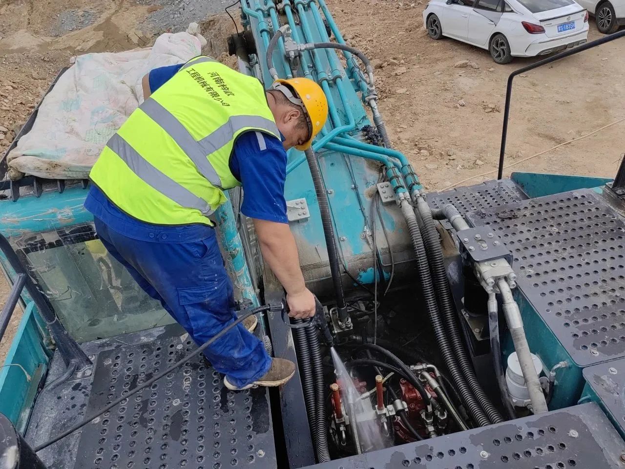 步履一向，服务不止！bti体育智能挖掘机服务万里行火热进行中